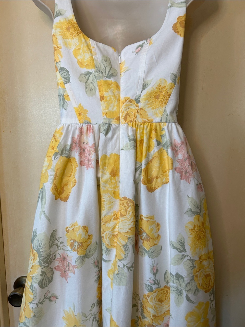 Wayf White Floral Corset Midi Dress with Yellow Roses size S - Picture 9 of 13